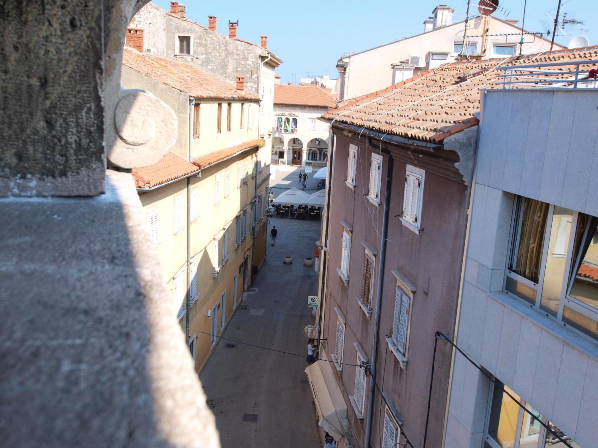 Studio On Main Pedestrian Street Apartment Пула Стая снимка