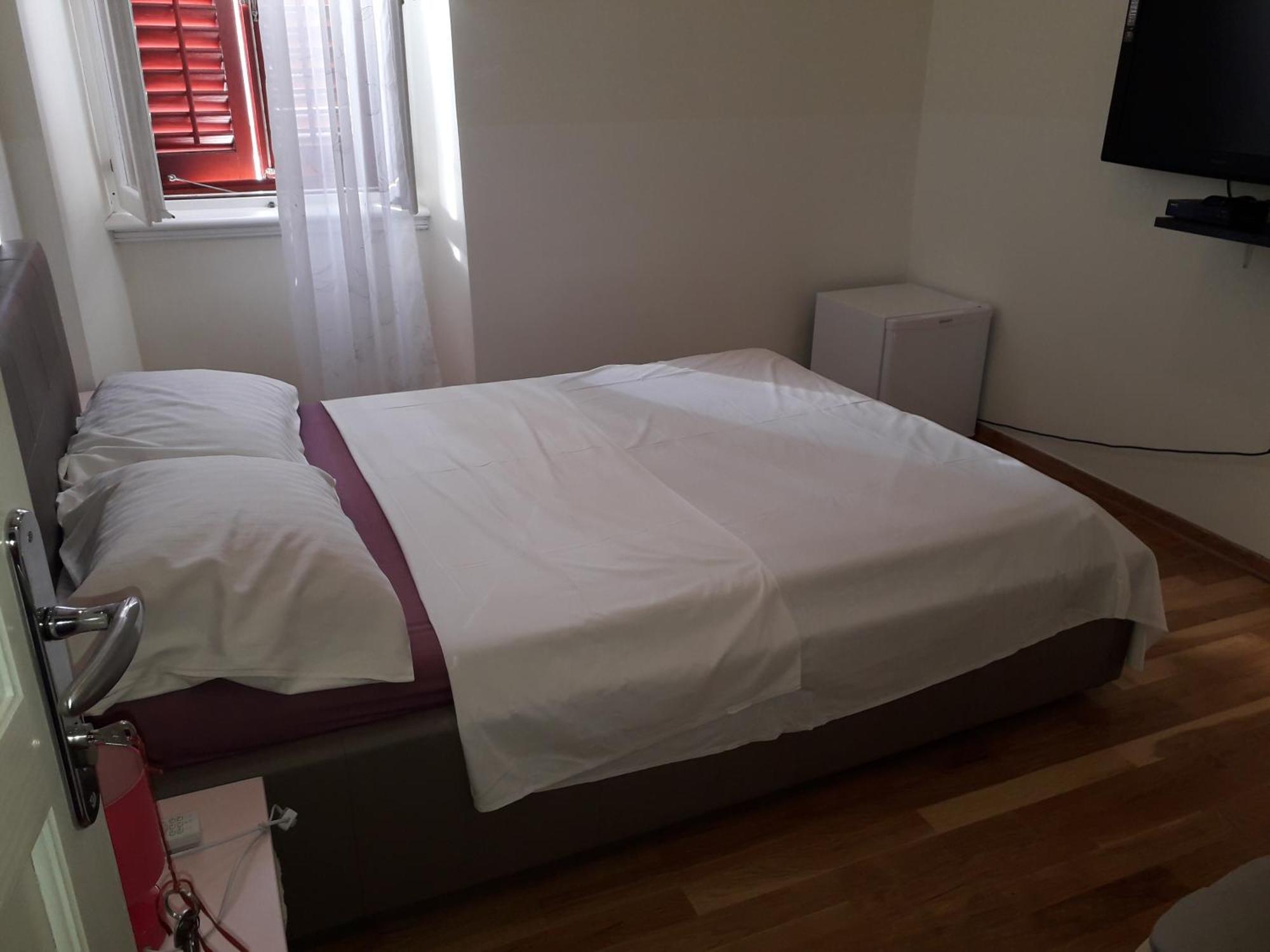 Studio On Main Pedestrian Street Apartment Пула Екстериор снимка