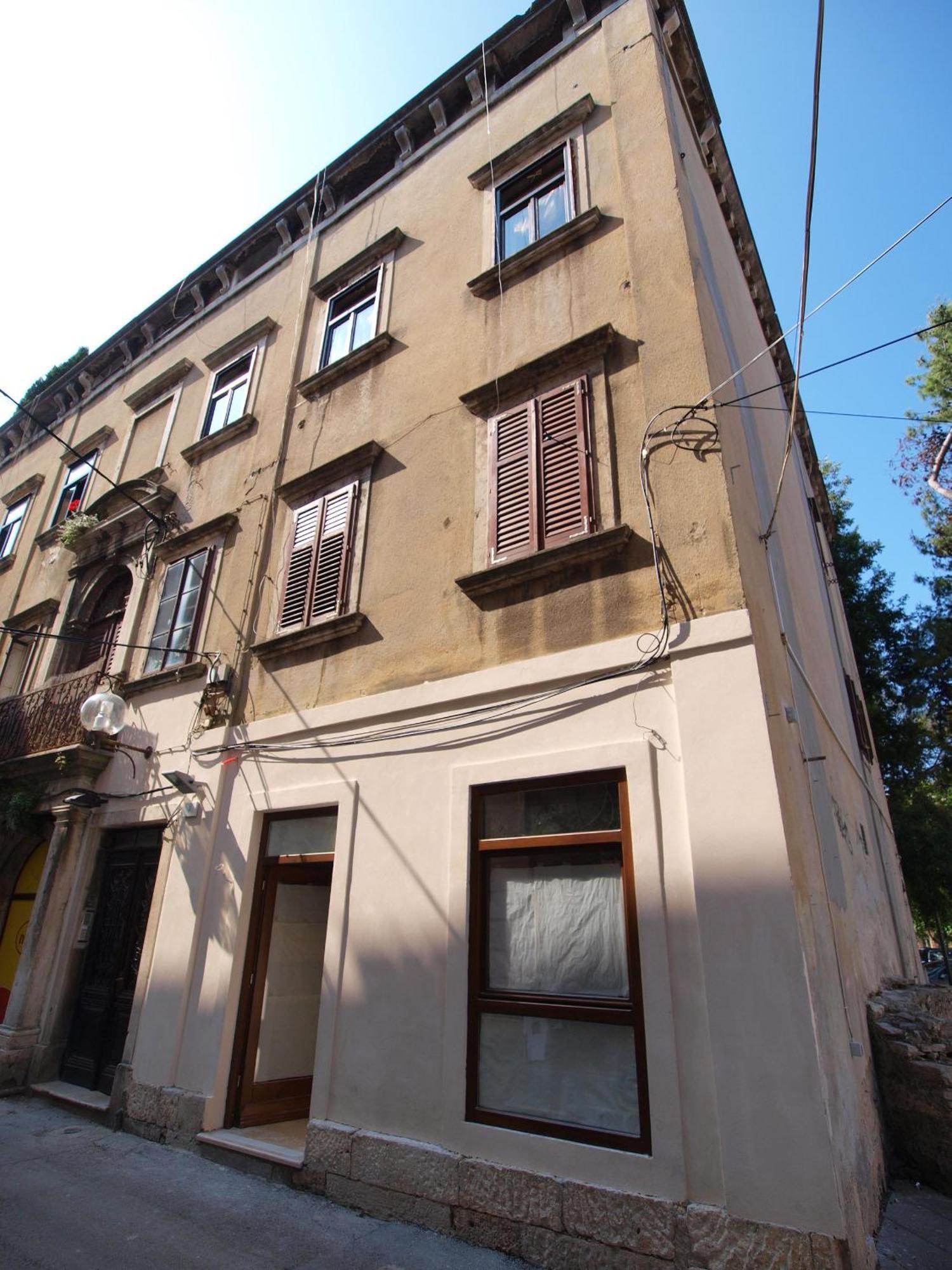 Studio On Main Pedestrian Street Apartment Пула Стая снимка